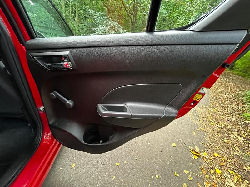 SUZUKI SWIFT