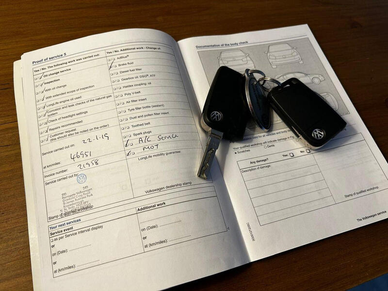 VOLKSWAGEN GOLF