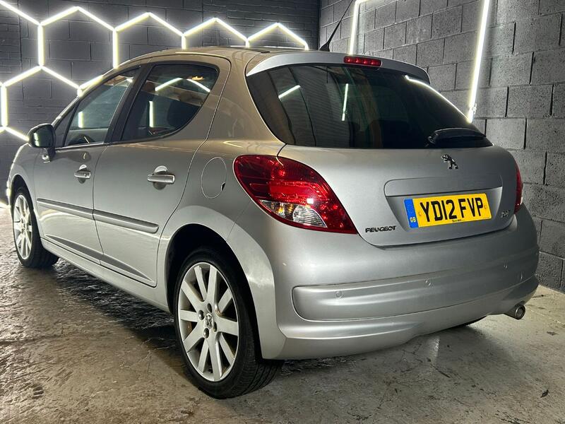 PEUGEOT 207