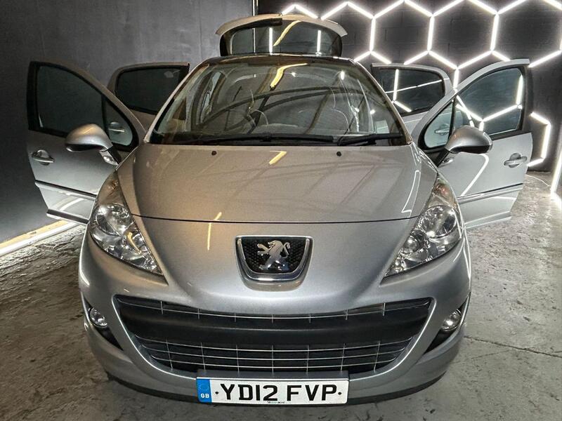 PEUGEOT 207