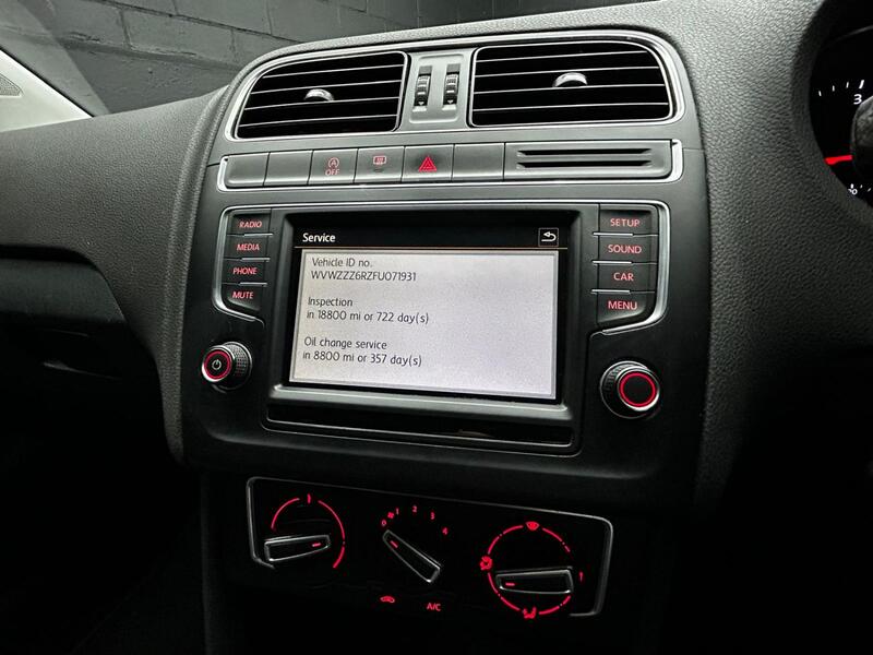 VOLKSWAGEN POLO
