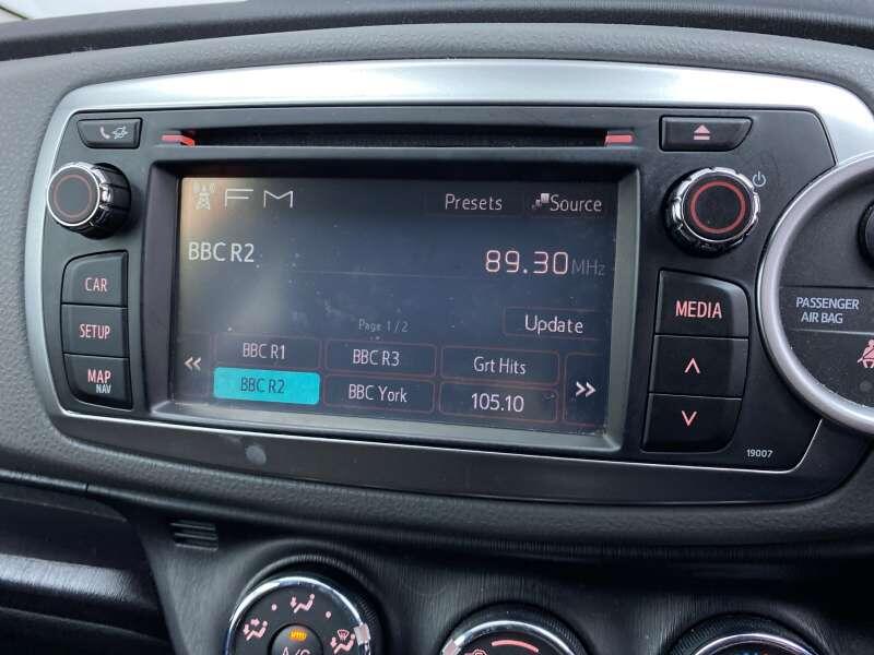 TOYOTA YARIS