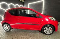 PEUGEOT 107