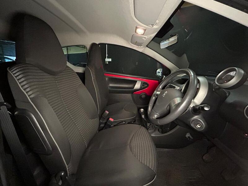 PEUGEOT 107