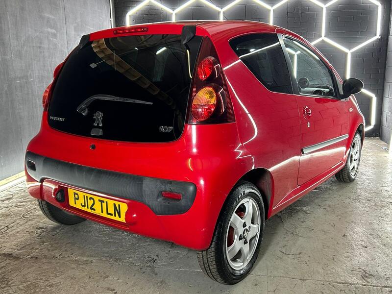 PEUGEOT 107