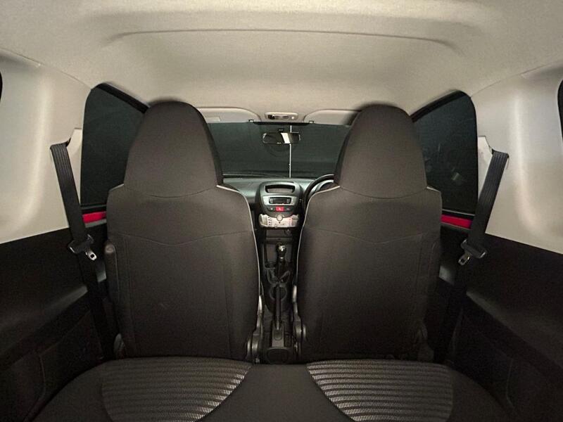 PEUGEOT 107