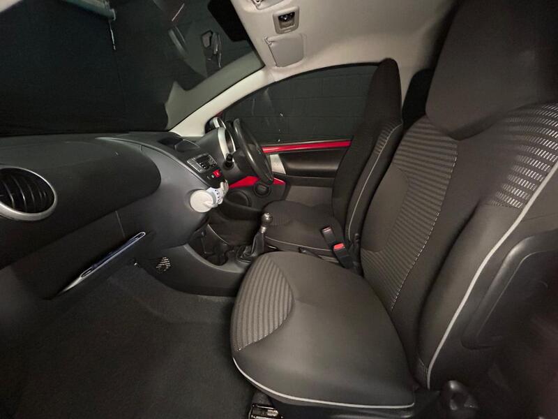 PEUGEOT 107