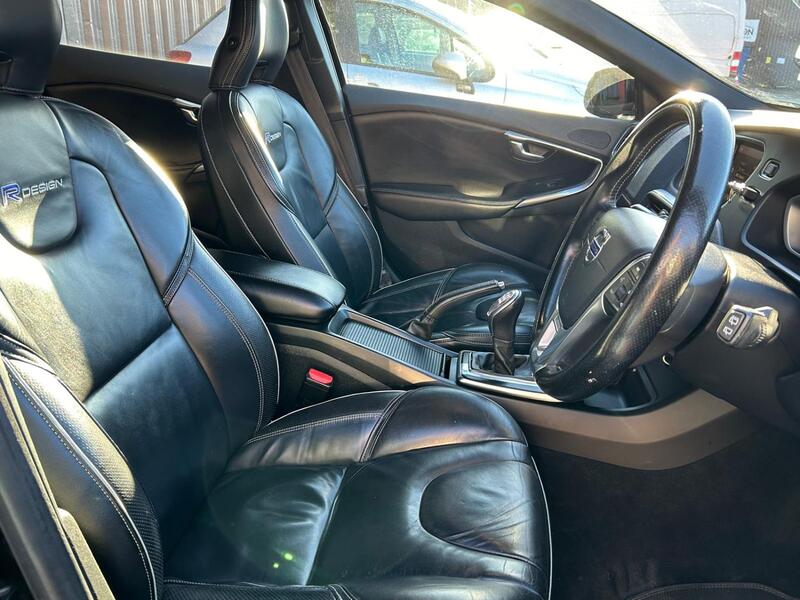 VOLVO V40