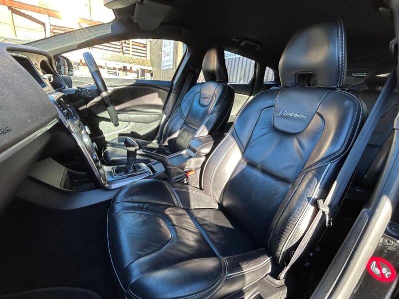 VOLVO V40
