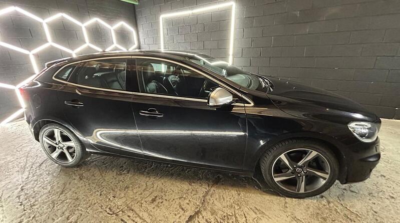 VOLVO V40