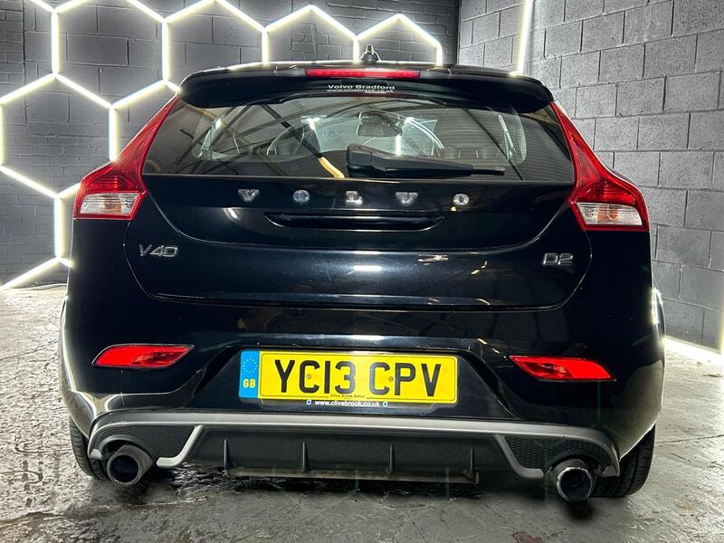 VOLVO V40