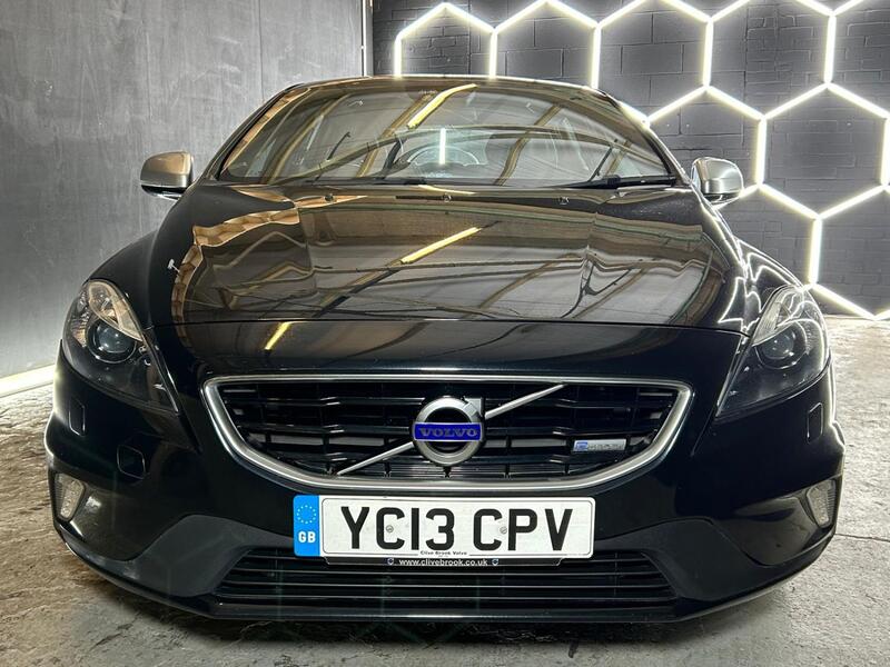 VOLVO V40