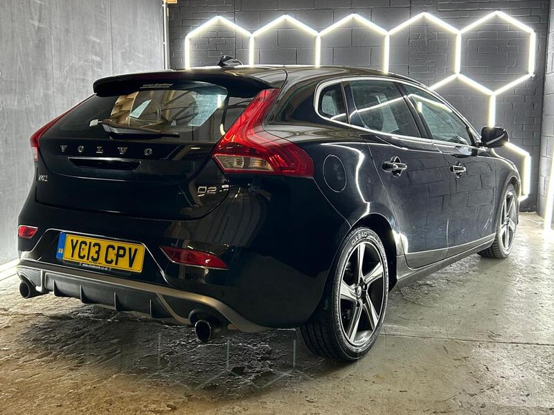 VOLVO V40