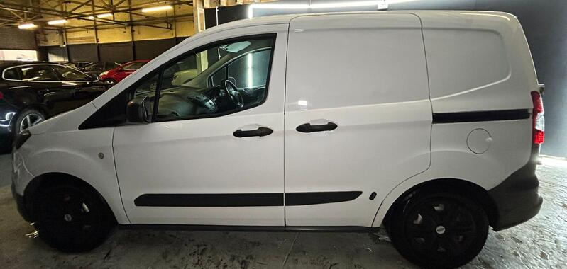FORD TRANSIT COURIER