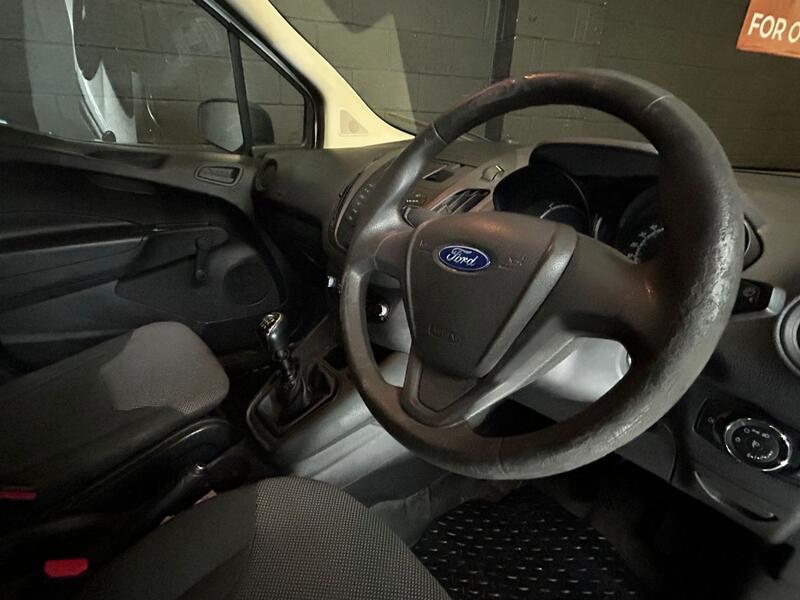 FORD TRANSIT COURIER