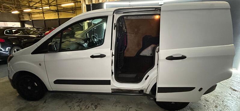 FORD TRANSIT COURIER