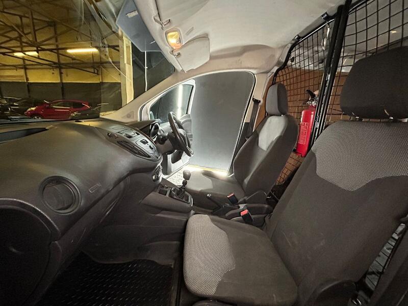 FORD TRANSIT COURIER