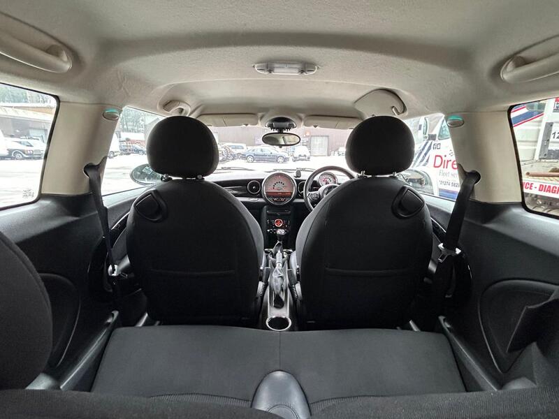 MINI HATCH