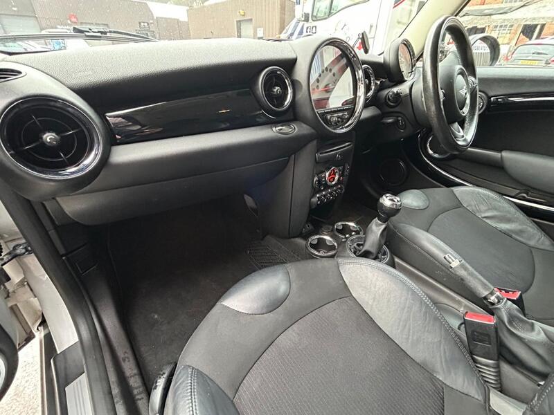 MINI HATCH