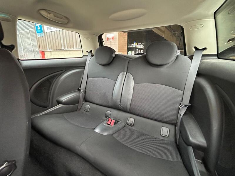 MINI HATCH