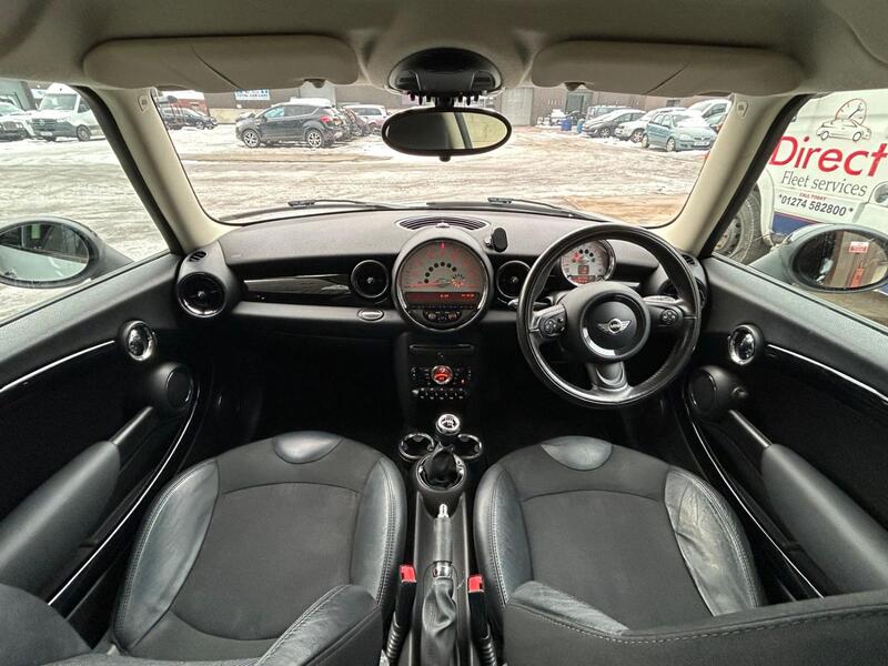 MINI HATCH