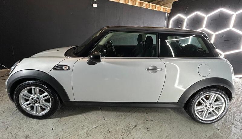 MINI HATCH