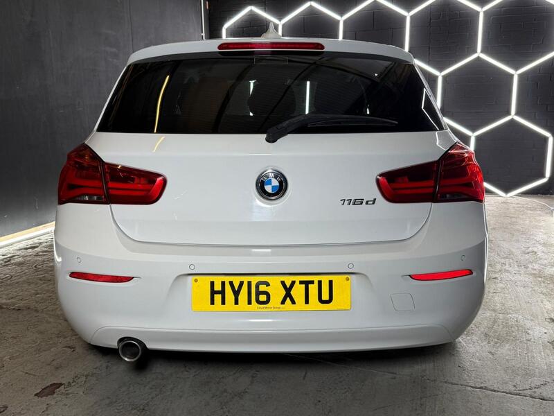 BMW 1 SERIES