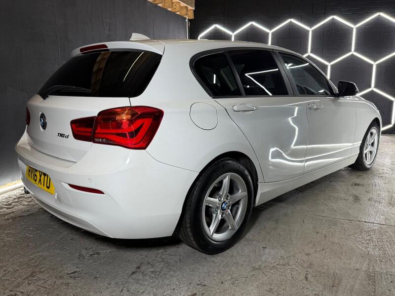 BMW 1 SERIES