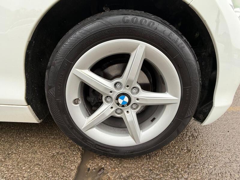 BMW 1 SERIES