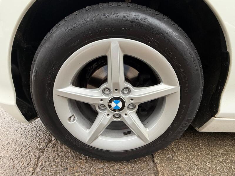 BMW 1 SERIES