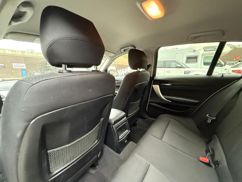 BMW 1 SERIES