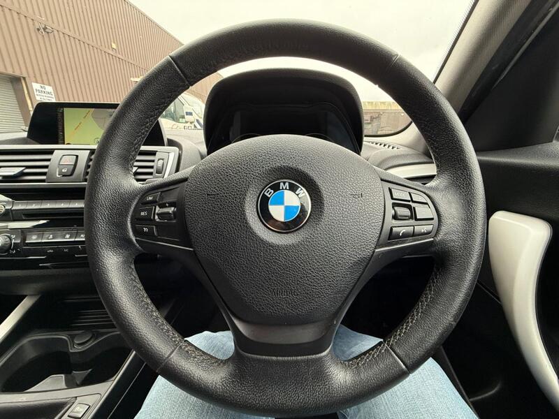 BMW 1 SERIES