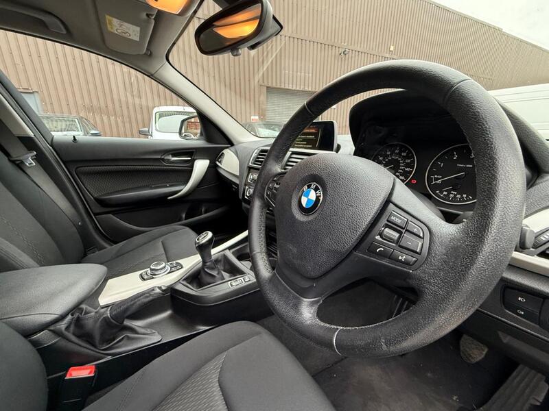 BMW 1 SERIES