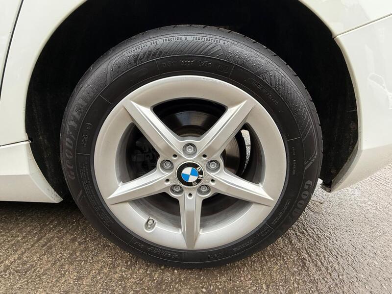 BMW 1 SERIES
