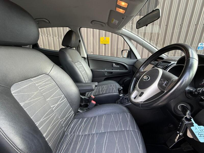 KIA VENGA