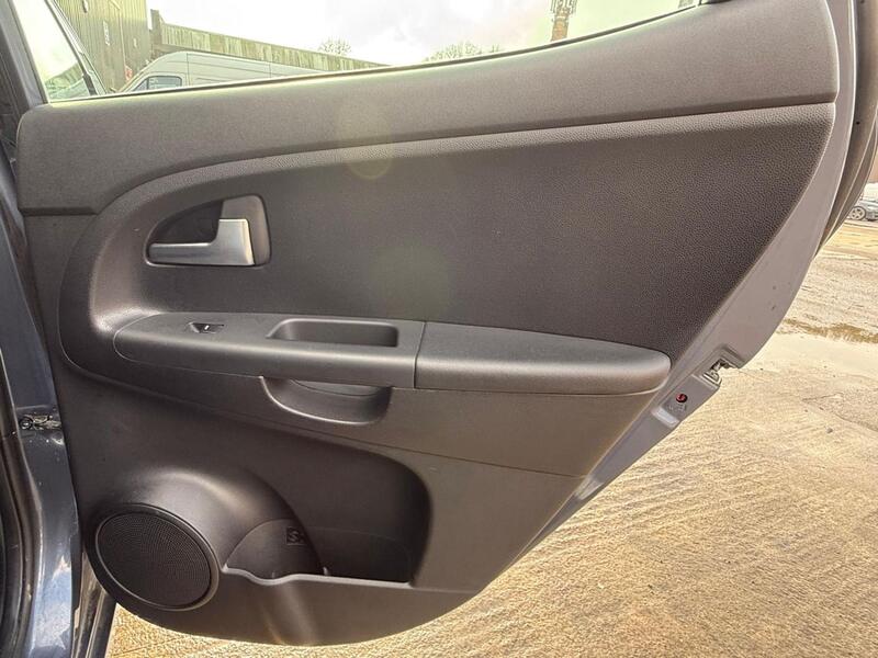 KIA VENGA