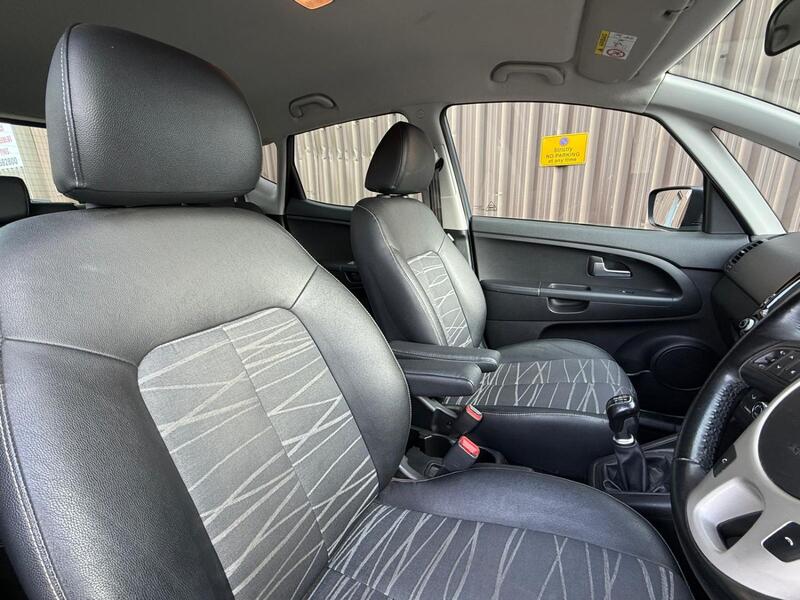 KIA VENGA