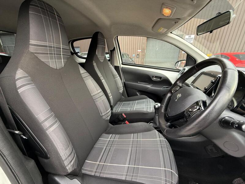 PEUGEOT 108