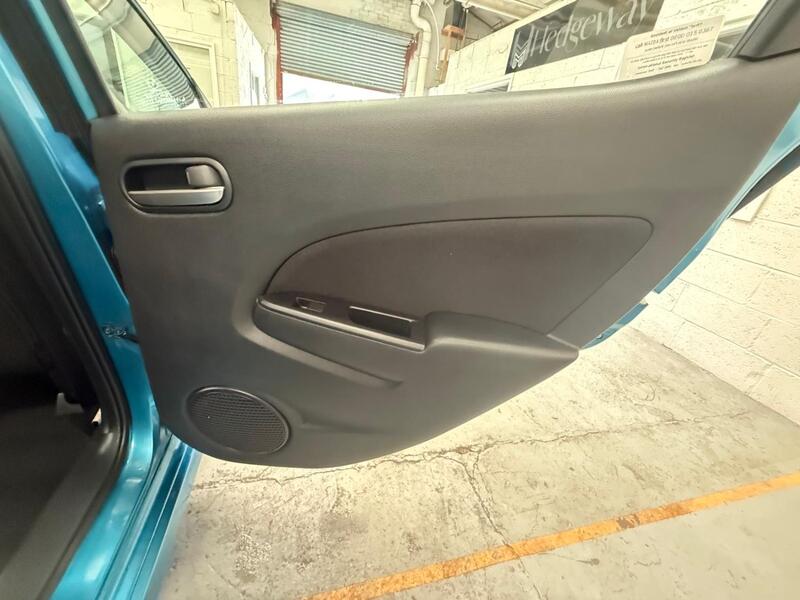MAZDA MAZDA2
